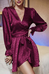 V-Ausschnitt Langarm Hals Taille Krawatte Satin Midi Print Kleid